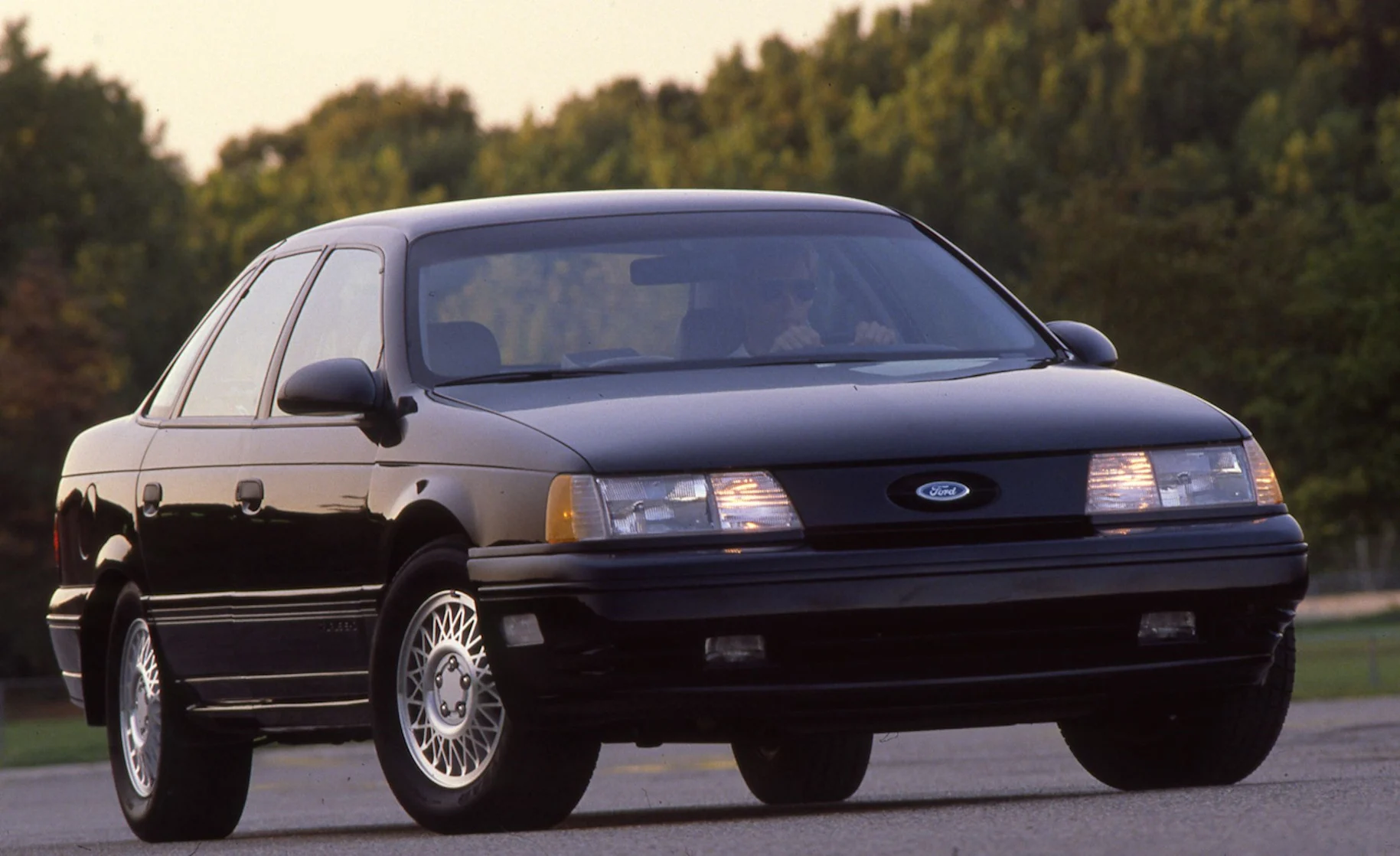 Aerodynamic first-generation 1986 Ford Taurus sedan